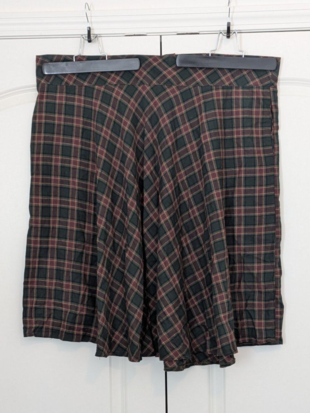 Unique Vintage Retro Emerald & Burgundy Plaid Vivien Swing Skirt (26/5X)